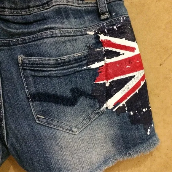 Britain Denim Shorts - Image 3