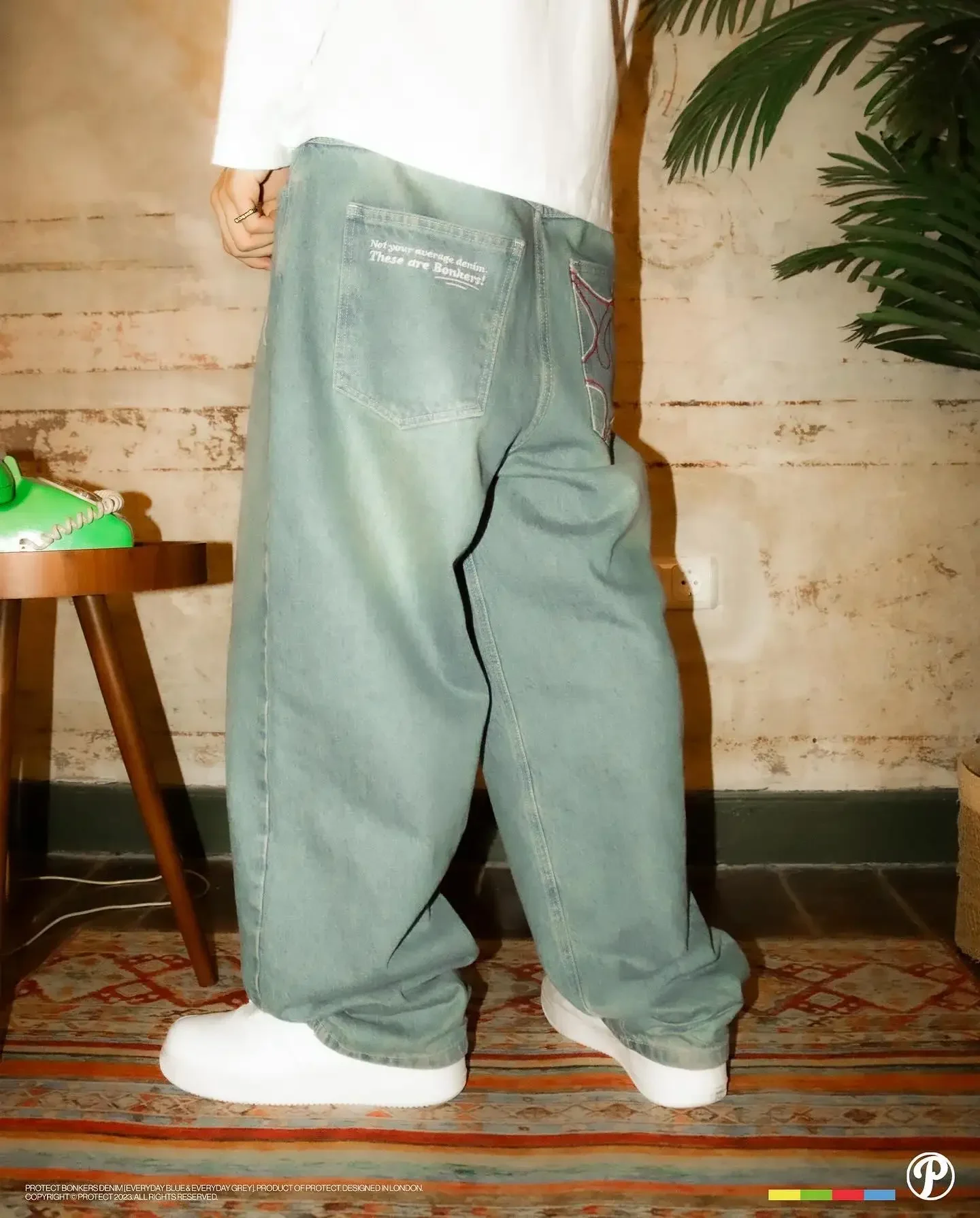 Gradient Fade Jeans - Image 38