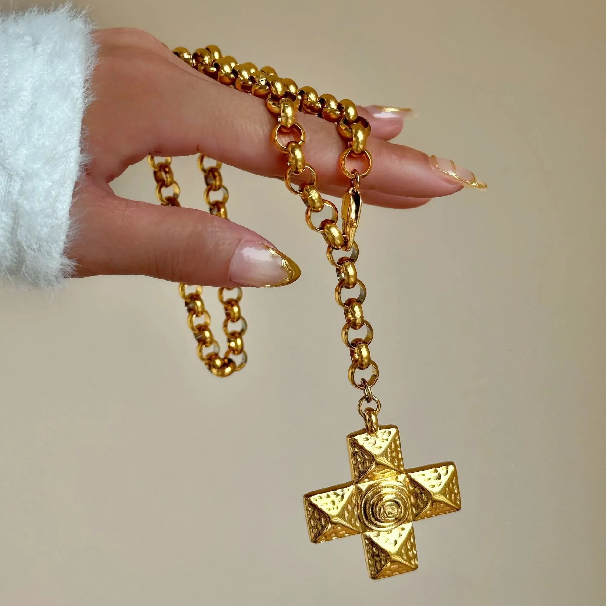 Voxy Pendant Necklace – Women's Necklaces - Image 3